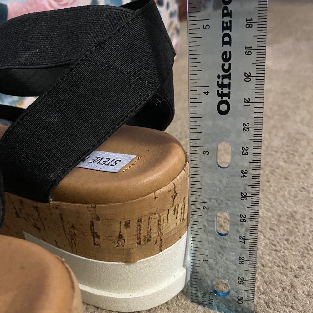 Sandals - Picture 4 of 4